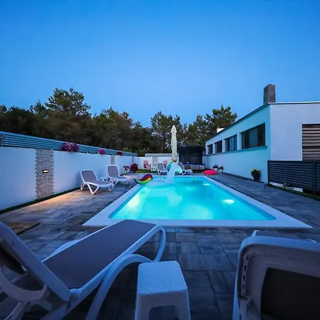 Anai Serenity , Private Heated Pool And Hot Tub Apartament