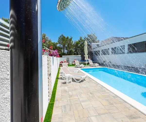Anai Serenity , Private Heated Pool And Hot Tub * Sukošan