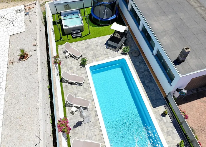 Anai Serenity , Private Heated Pool And Hot Tub * Sukošan