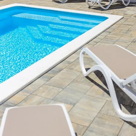 Apartment Anai Serenity , Private Heated Pool And Hot Tub