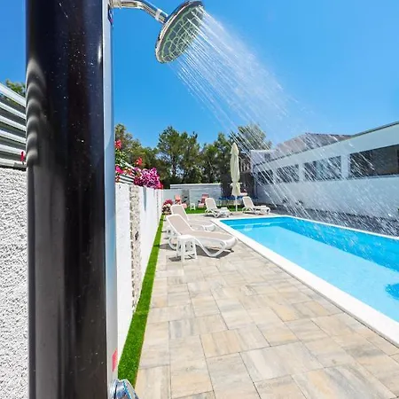 Anai Serenity , Private Heated Pool And Hot Tub * Sukošan