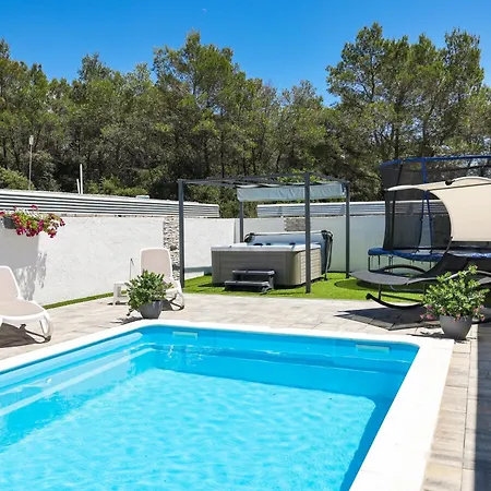 Anai Serenity , Private Heated Pool And Hot Tub Apartment