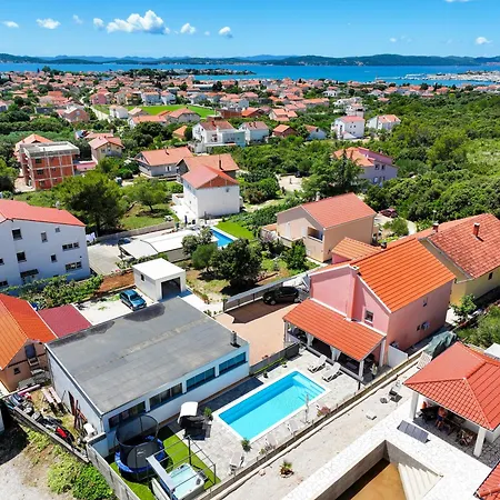 Anai Serenity , Private Heated Pool And Hot Tub * Sukosan
