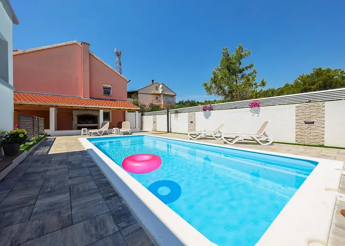 Апартаменты Anai Serenity , Private Heated Pool And Hot Tub